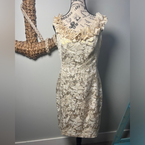 London Times Dresses & Skirts - London Times Metallic Gold Floral Dress✨